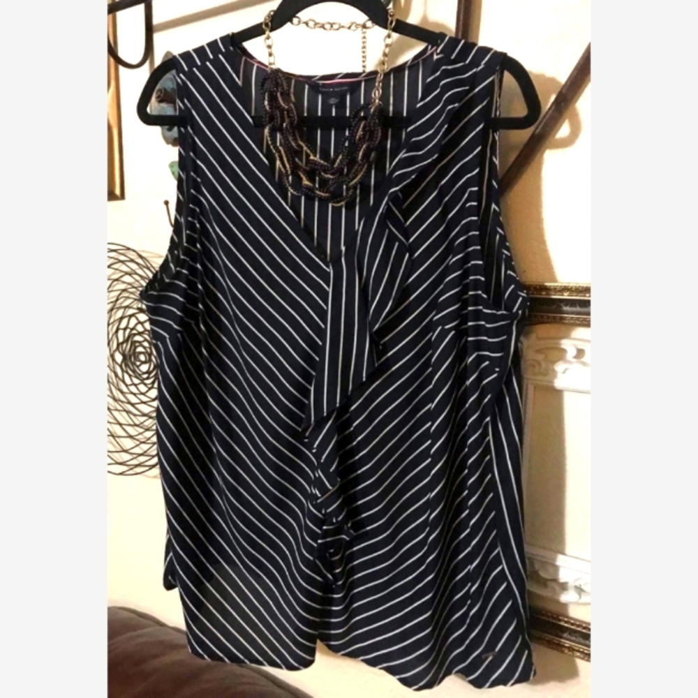 XXL Tommy Hilfiger Cute Navy Sleeveless Top with Ruffles💃